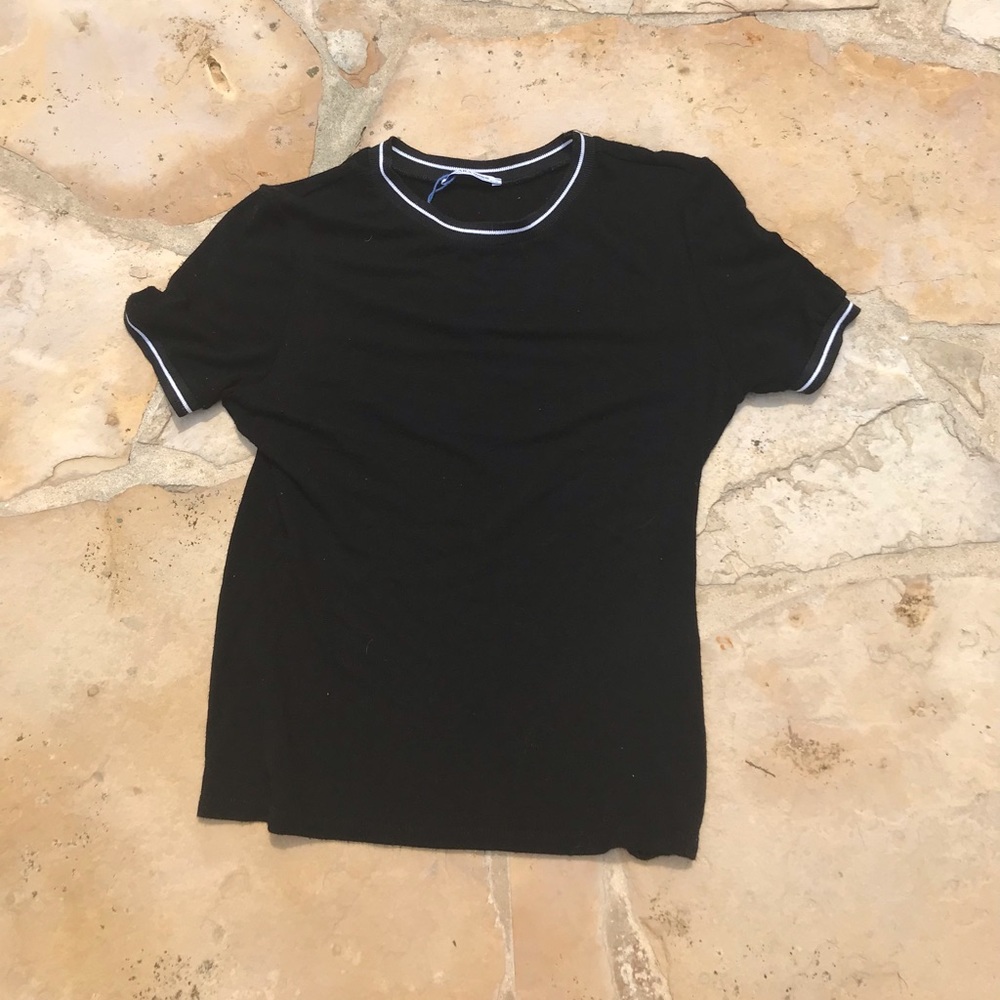 Cropped Black Top